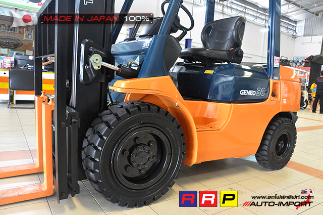 Forklift TOYOTA7-30 27