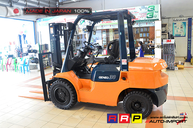 Forklift TOYOTA7-30 3