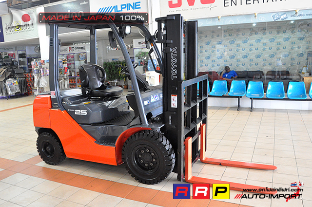 FORKLIFT TOYOTA 2.5 DIESEL 2