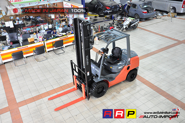 Forklift TOYOTA8 3 TON 5