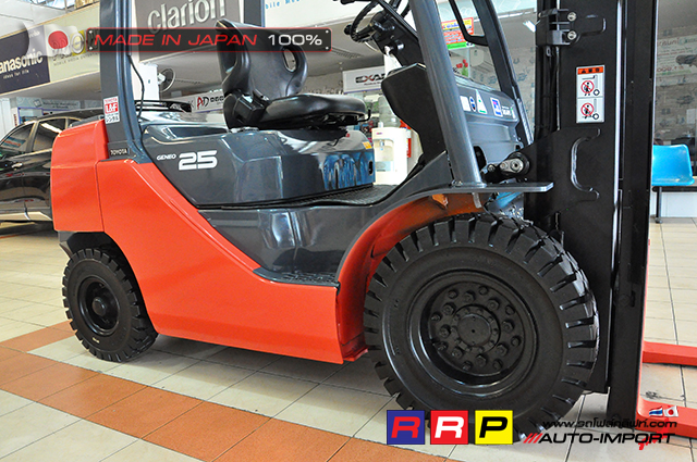 Forklift TOYOTA8-25  18