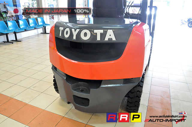 Forklift TOYOTA8-25  26