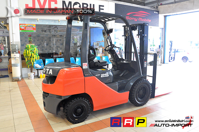 Forklift TOYOTA8-25  3